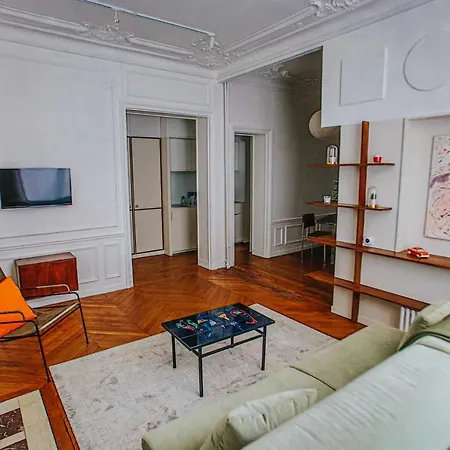 Appt Calme Et Central Proche Arc De Triomphe