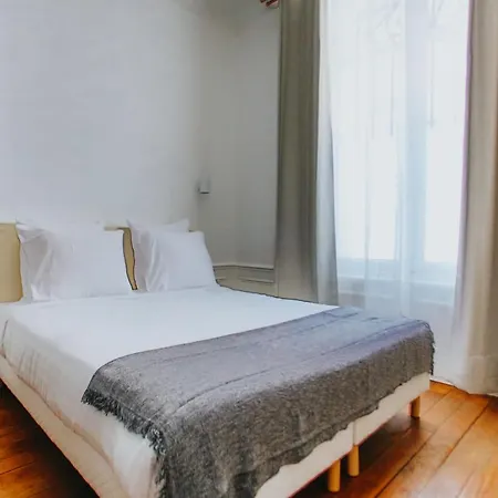 Appt Calme Et Central Proche Arc De Triomphe Apartman *